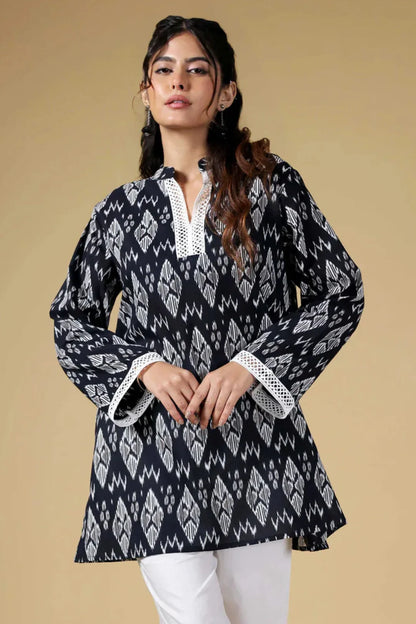 Ikat Kurti